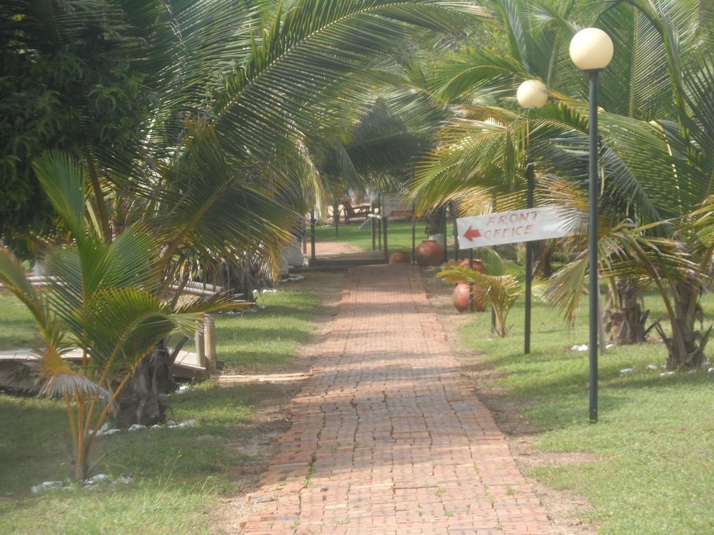 Legacy Tribe Beach Resort Prampram Exteriör bild